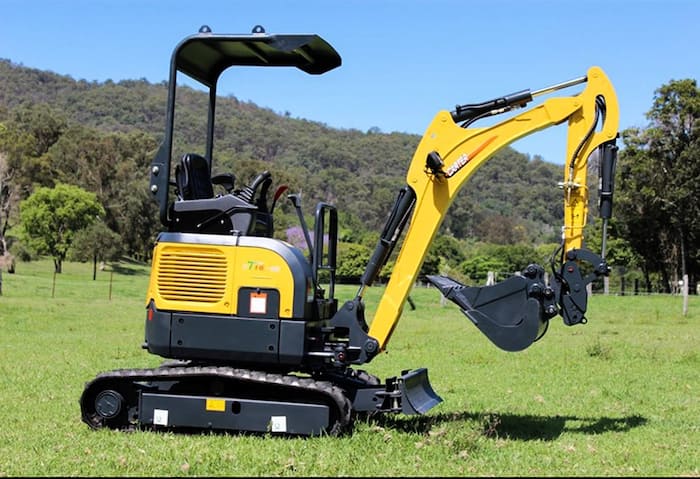 Small old second hand tractor shovel